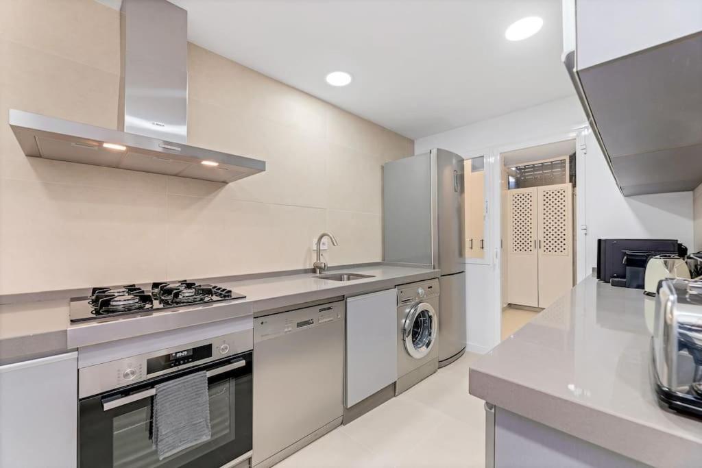By Riva - Stylish 3 Bedroom Luxury In Naranjos De Appartement Marbella