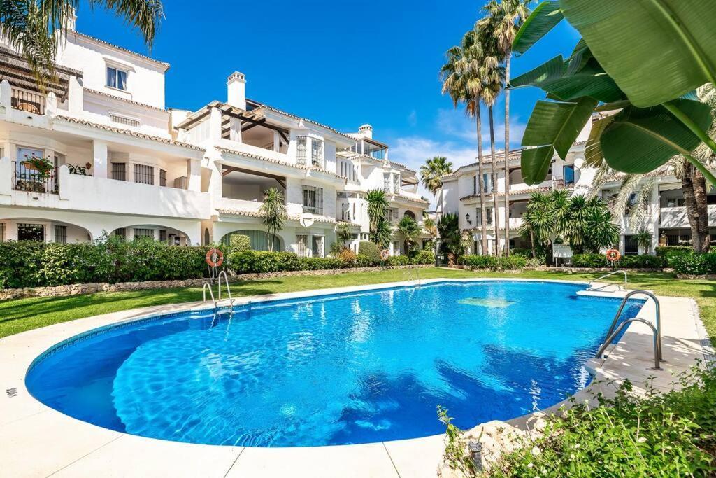 By Riva - Stylish 3 Bedroom Luxury In Naranjos De * Marbella